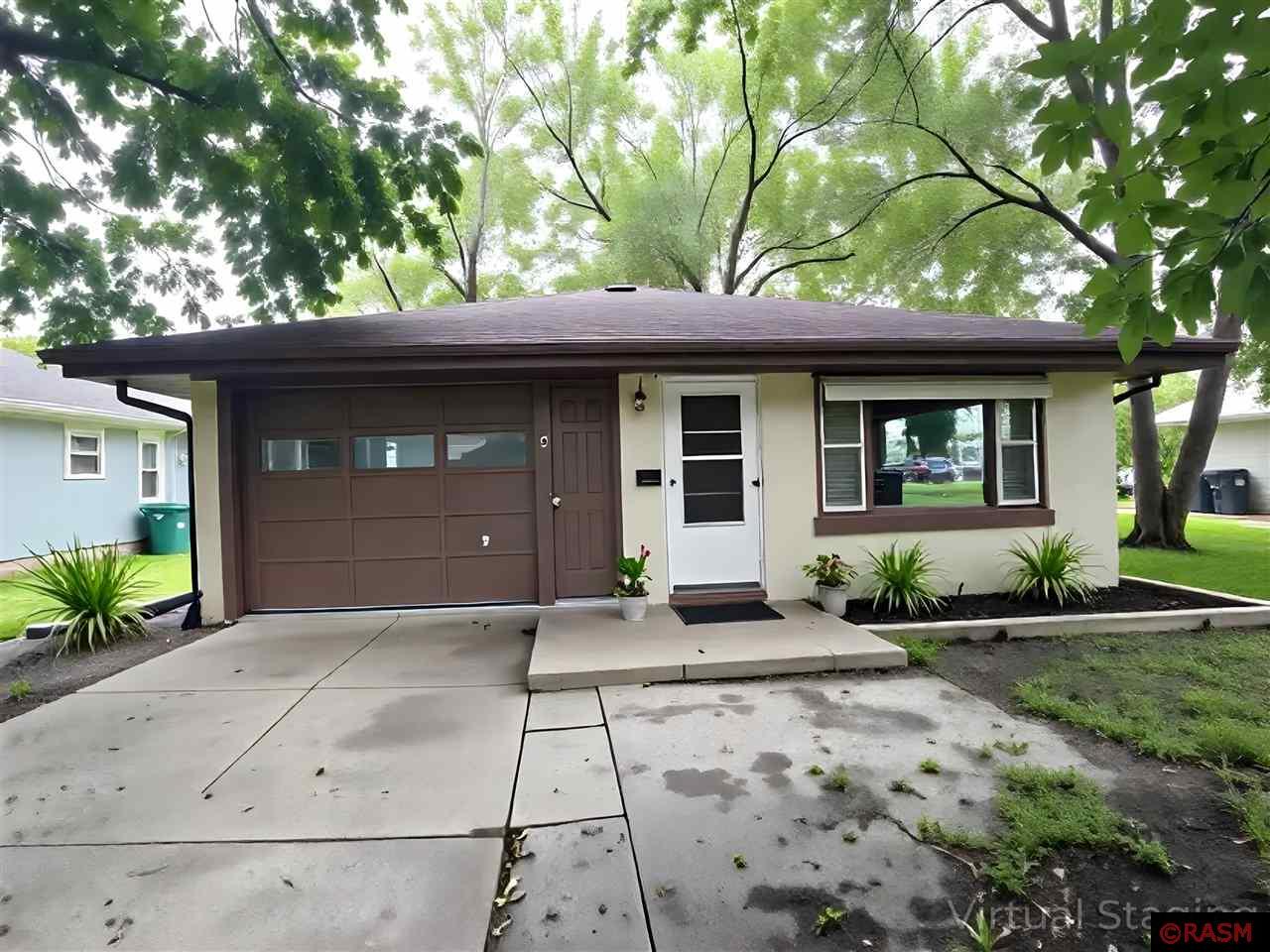 Photo 1 of 28 — 1426 N Prairie Avenue, Fairmont, MN 56031
