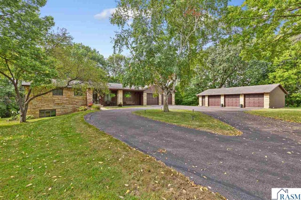 23 HOLIDAY CT, NORTH MANKATO, MN 56003 - Image 2d686d4a4bbc641f55a6c4504c8cfb91/711042108
