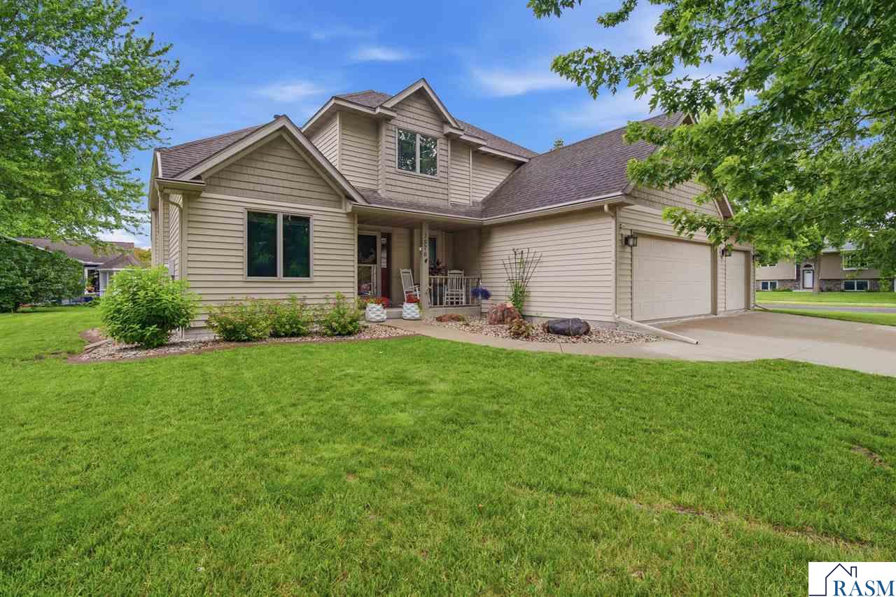 Photo 1 of 36 — 1576 LaMar Drive, North Mankato, MN 56003