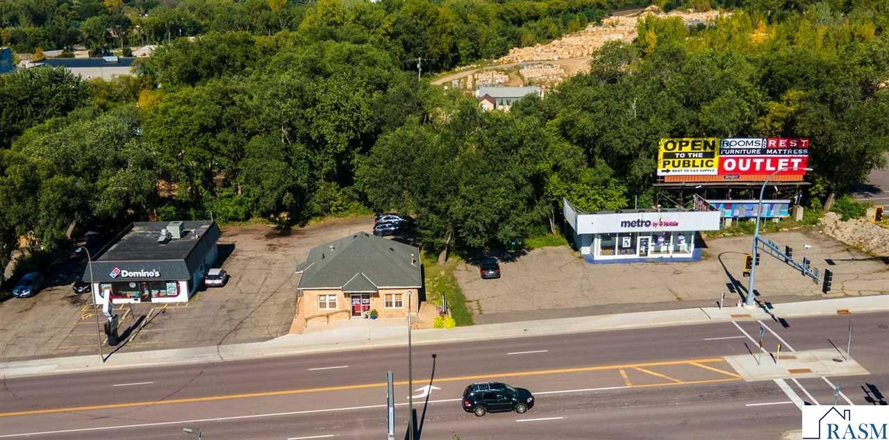 814-840 N Riverfront Drive
