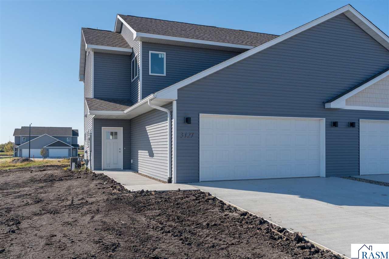 Photo 1 of 21 — 3121 Noble Drive, Mankato, MN 56001