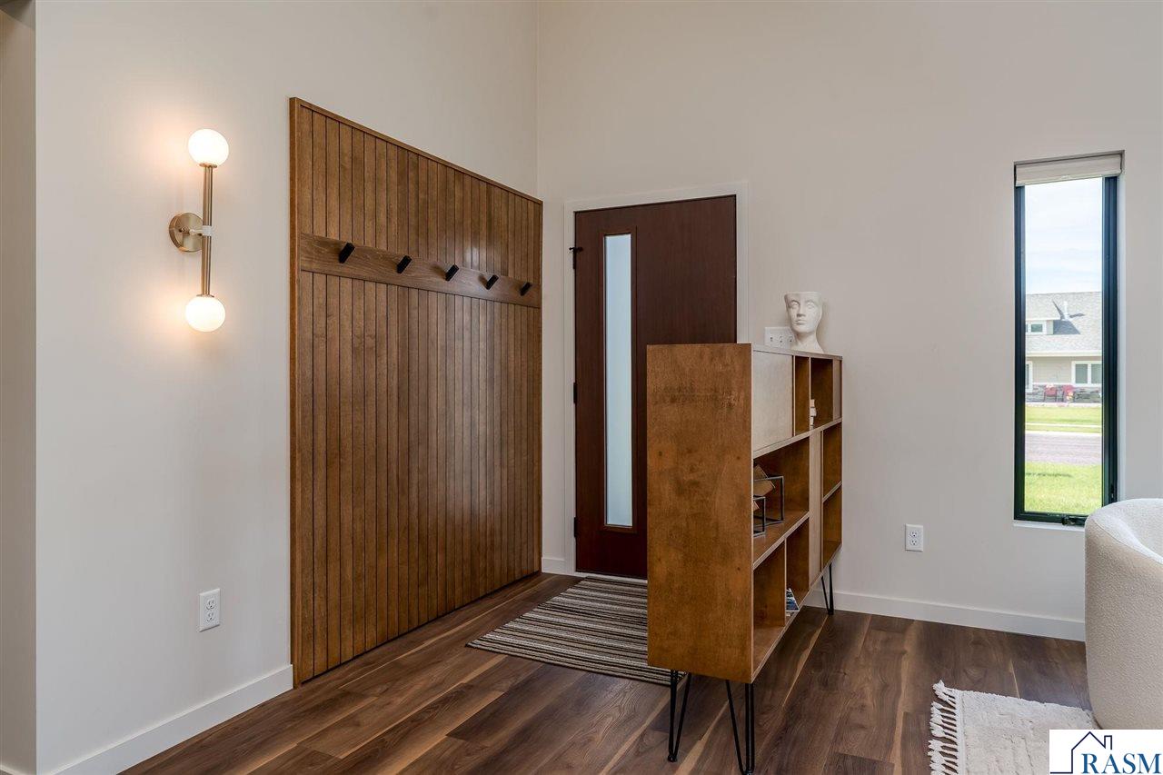 11 South Pointe Court