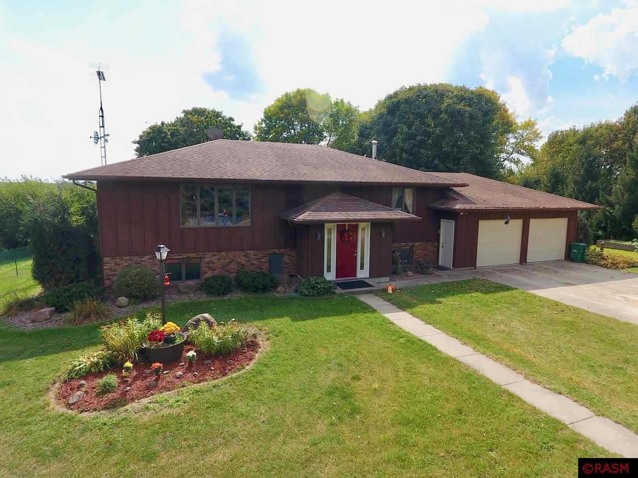Photo 1 of 25 — 55085 113th Street, Mapleton, MN 56065