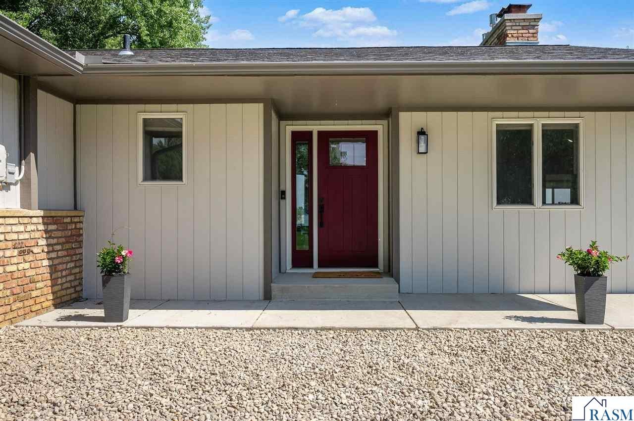 6211 Shamrock Drive