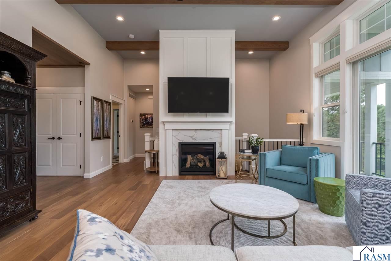 1005 Applewood Court
