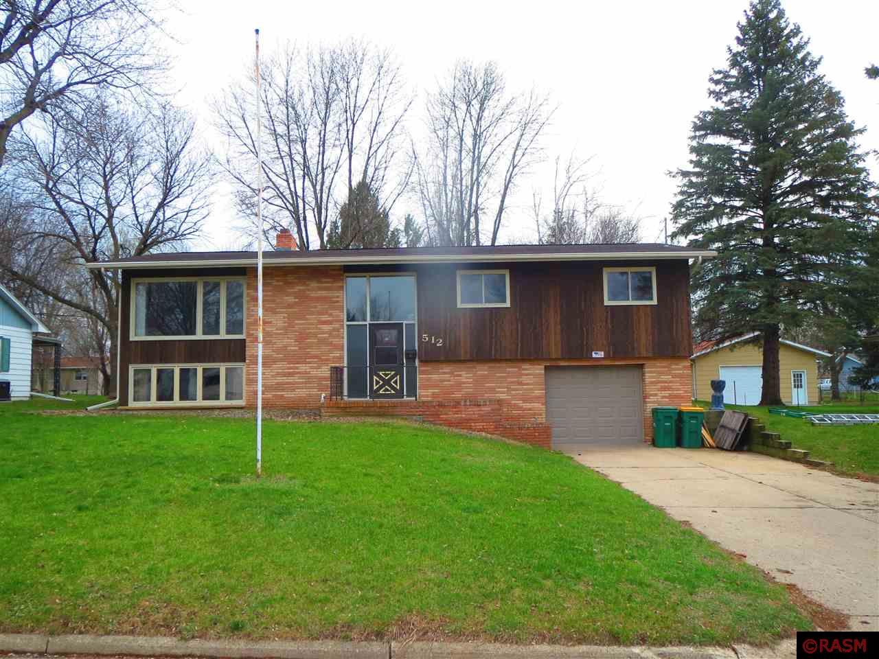 Photo 1 of 24 — 512 E Blue Earth Street, Lake Crystal, MN 56055