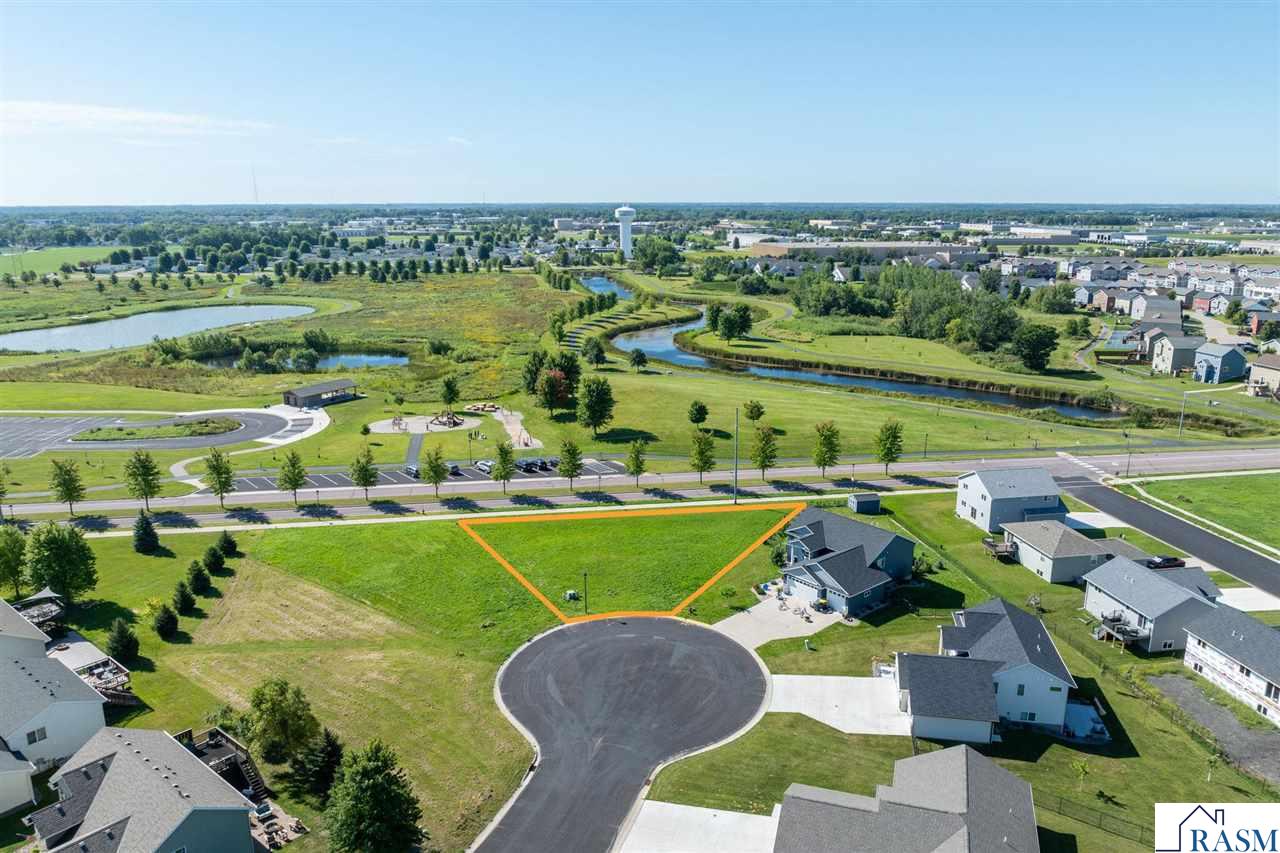 Photo 1 of 6 — 17 Kodiak Court, North Mankato, MN 56003