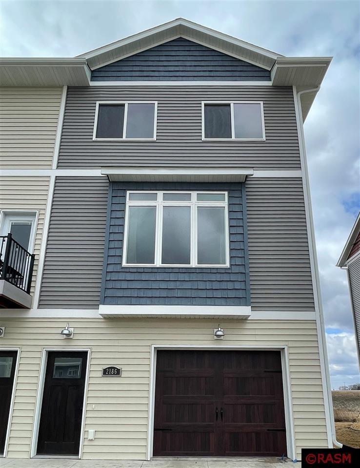 Photo 1 of 25 — 2186 Rolling Green Trail, North Mankato, MN 56003