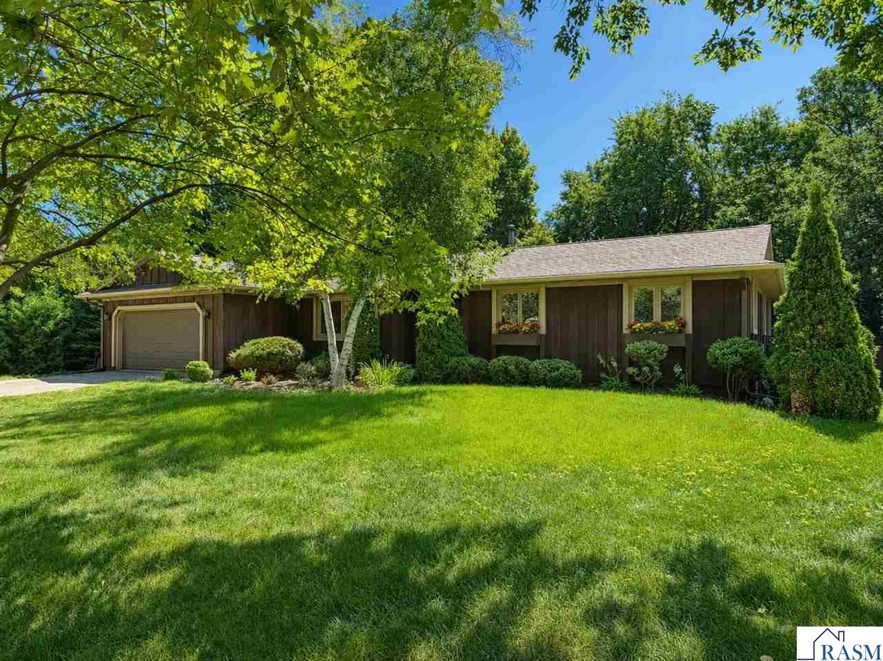 Photo 1 of 59 — 1535 Nottingham Drive, North Mankato, MN 56003