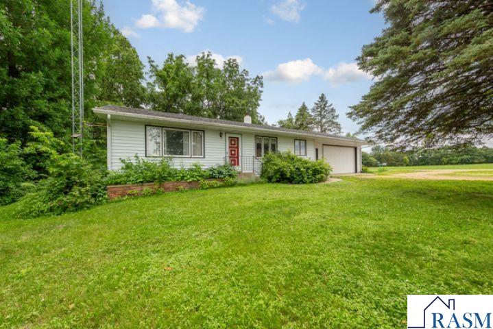 52621 Valley View Circle