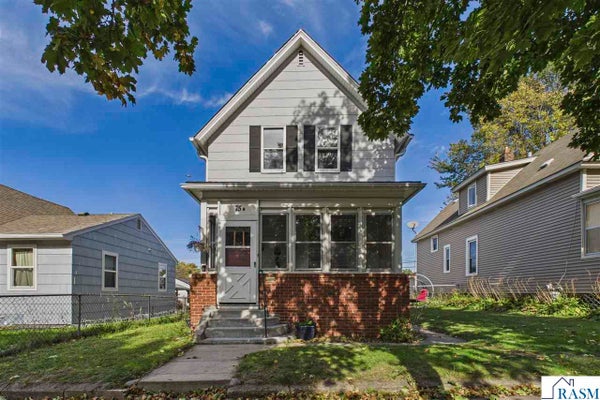 75 GERANIUM AVE W, SAINT PAUL, MN 55117 - Image b41a3ec4c819c4cbff0259fd0d0133ec/4147333176