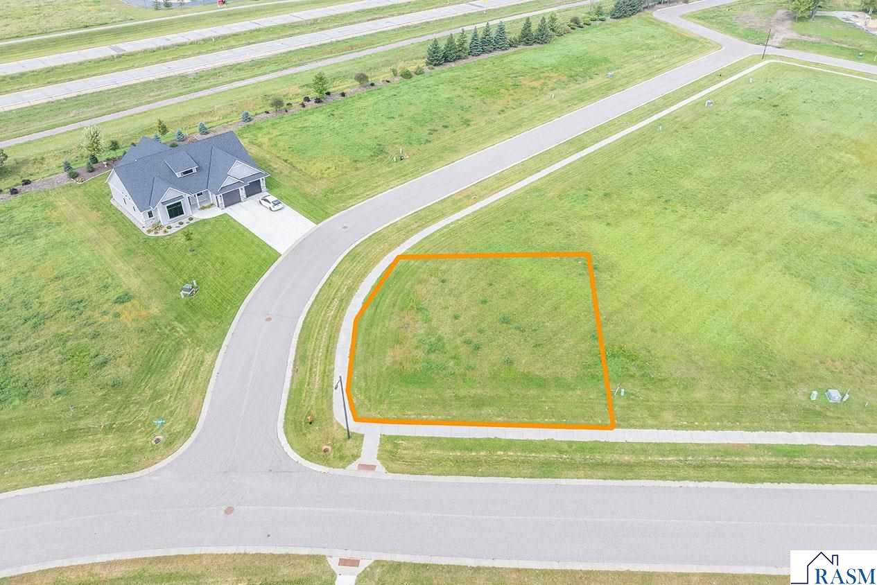 Photo 1 of 17 — 110 Pine Creek Road, Mankato, MN 56001