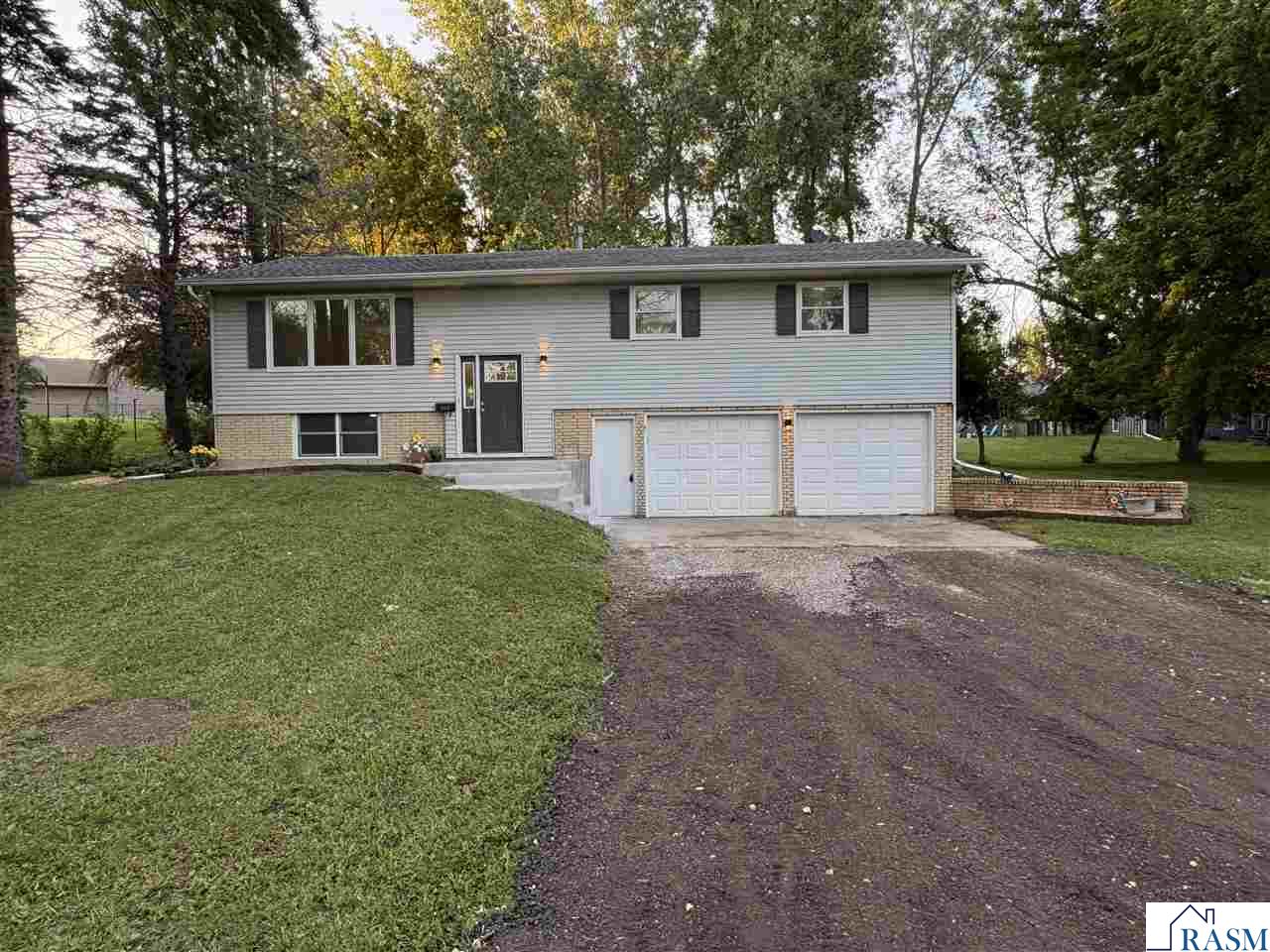 Photo 1 of 31 — 306 W North Street, Janesville, MN 56048