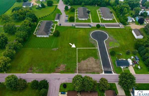 131 FLANDERS AVE SE, MADELIA, MN 56062 - Image ea46c552e3e0d144e9e7fcbcd79d8437/398164629