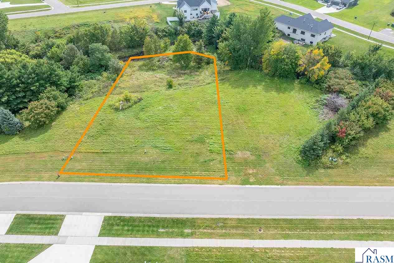 Photo 1 of 17 — 117 Pine Creek Road, Mankato, MN 56001