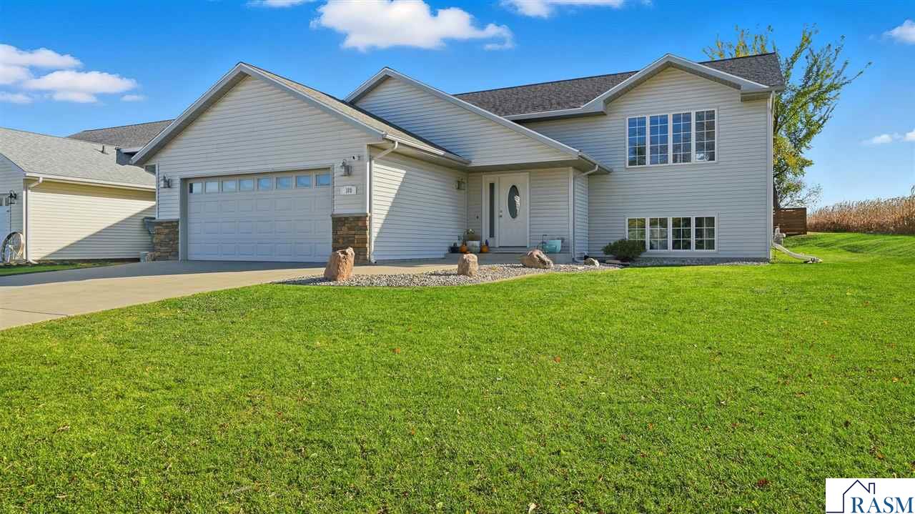 Photo 1 of 23 — 109 Emily Lane, Mankato, MN 56001