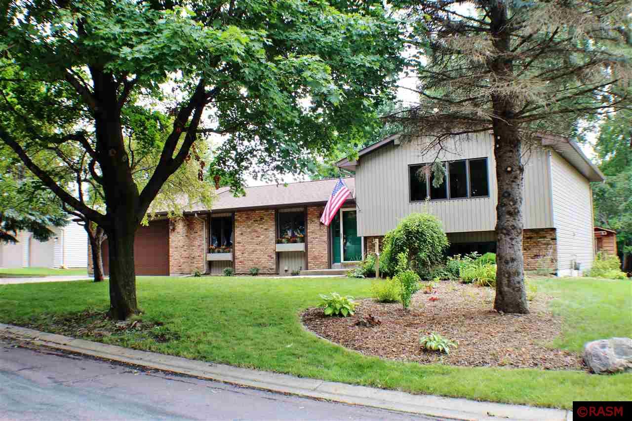 Photo 1 of 24 — 305 Ledlie Lane, Mankato, MN 56001