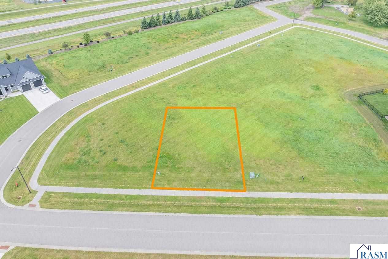 Photo 1 of 17 — 114 Pine Creek Road, Mankato, MN 56001