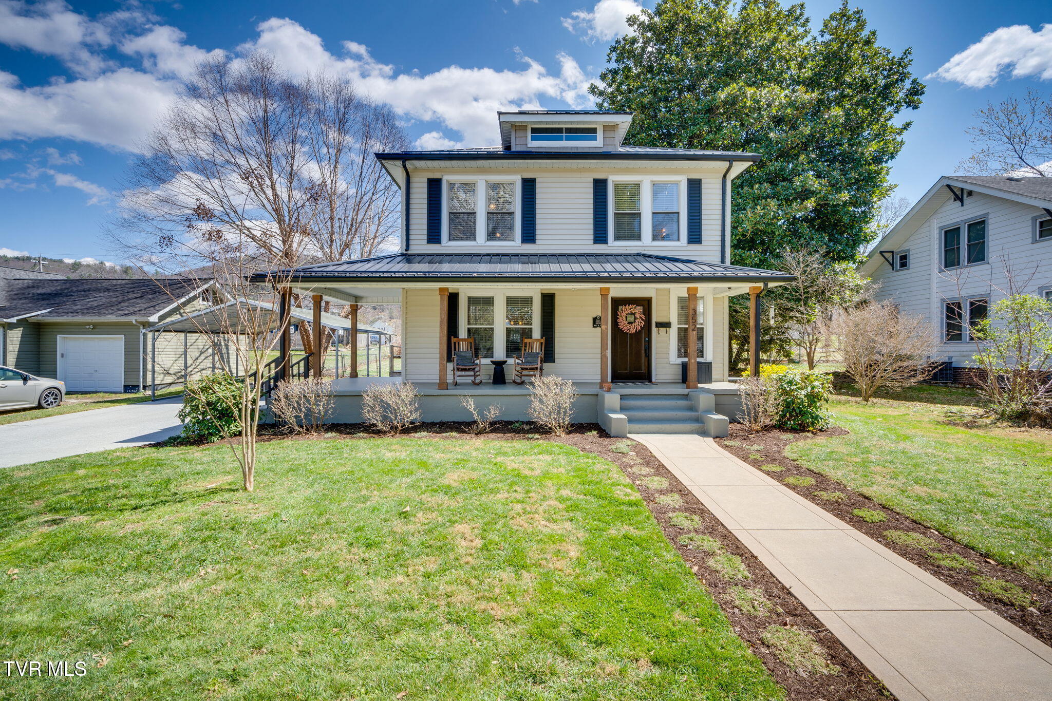 352 Clinchfield Avenue, Erwin, Tennessee image 1
