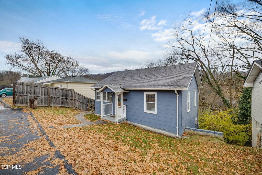 Photo of 2973 Ashley Street, Kingsport, TN 37664 (MLS # 9988798)