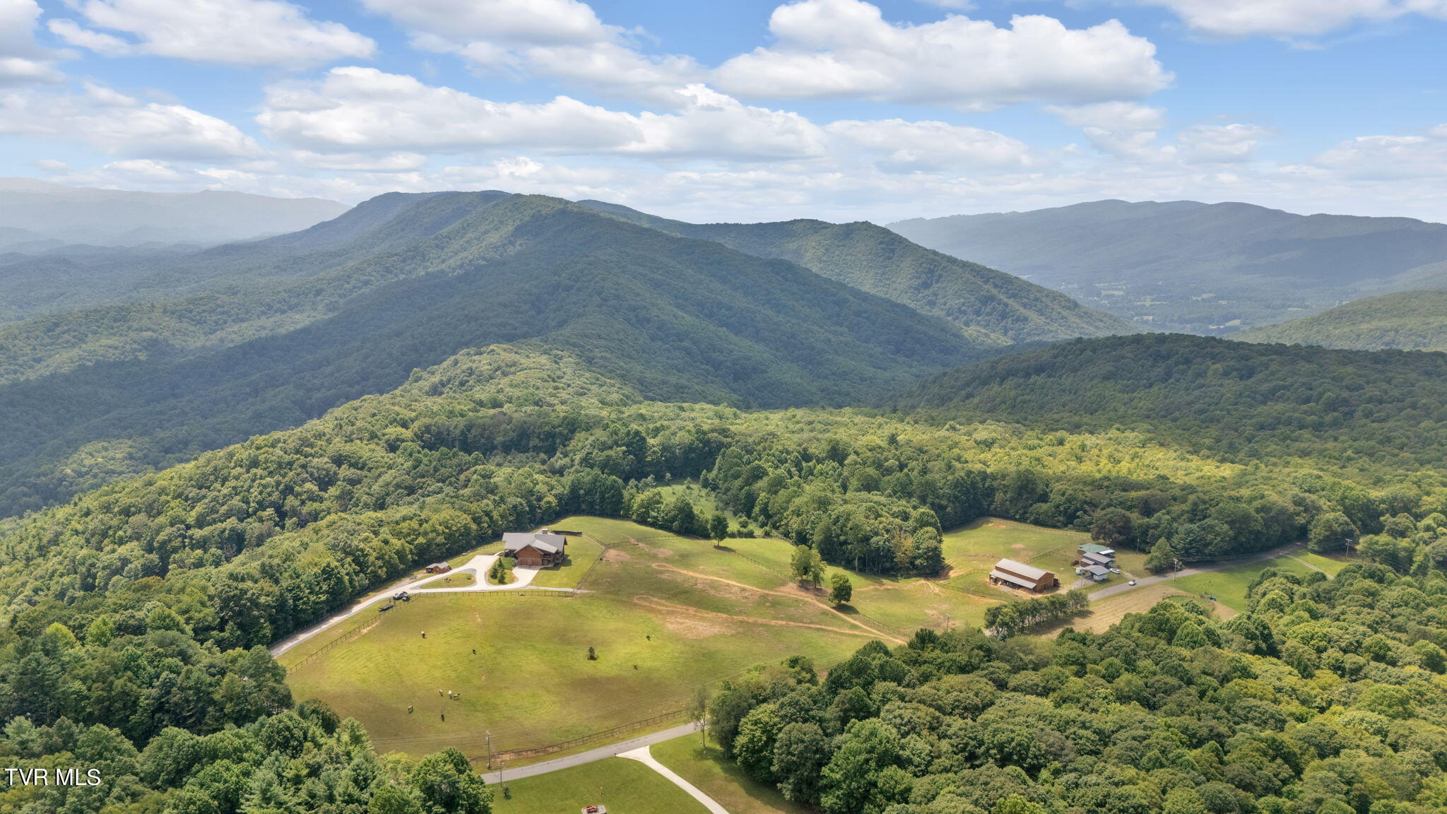 2835 Cross Mountain Road, Shady Valley, Tennessee image 2