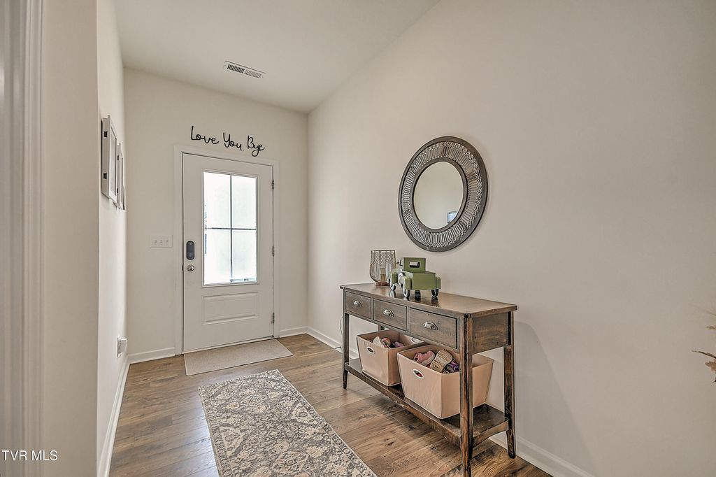 Photo of 6901 Wildlife Circle, Piney Flats, TN 37686 (MLS # 9991996)