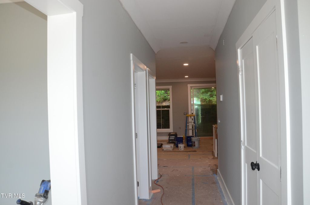 Photo of 2350 Edinburgh Channel Road, Kingsport, TN 37664 (MLS # 9997404)