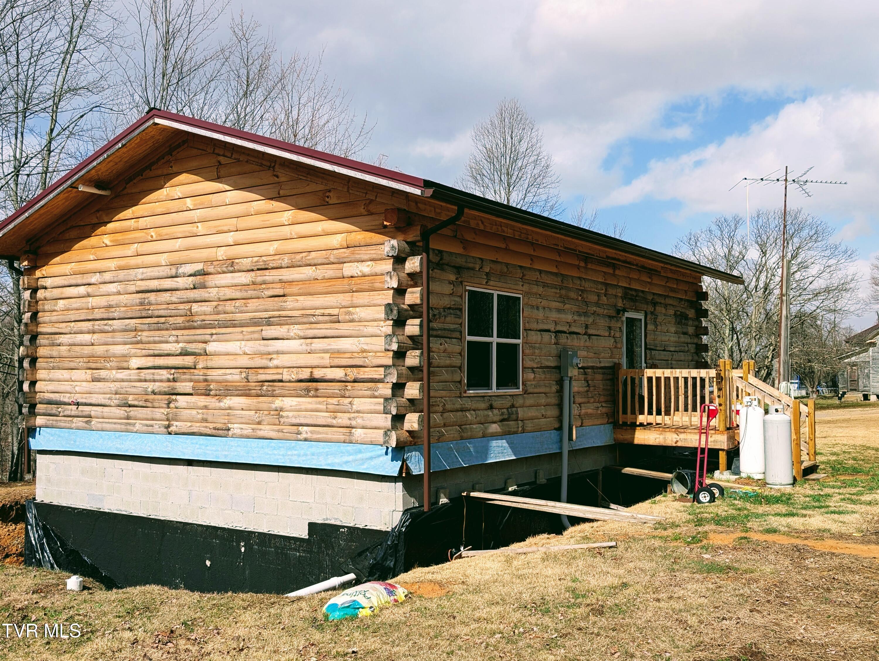326 Flat Top Road, Coeburn, Virginia image 2