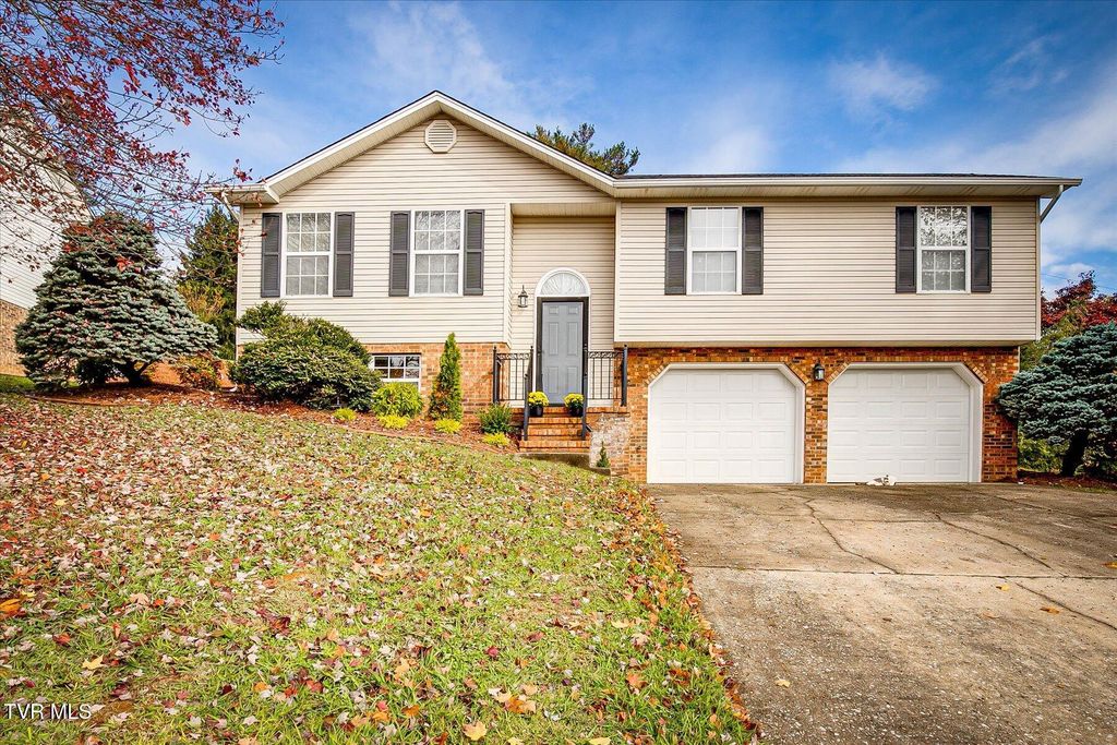 Photo of 1040 Morrell Court, Kingsport, TN 37664 (MLS # 9991935)