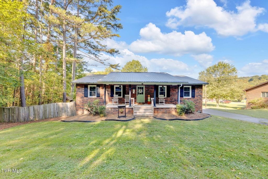 Photo of 674 Sumpter Road, Kingsport, TN 37663 (MLS # 9986078)