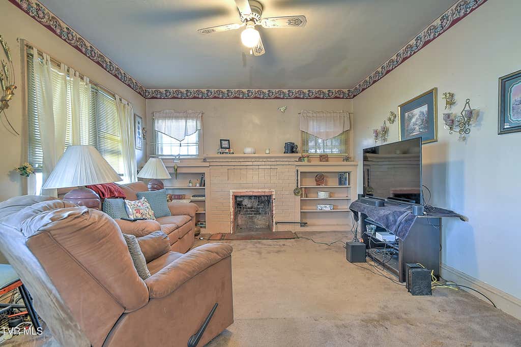 Photo of 1016 Knob Creek Road, Johnson City, TN 37604 (MLS # 9998922)