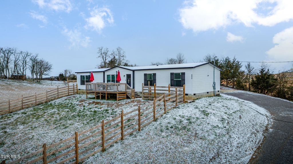 Photo of 2475 Wesley Chapel Road, Greeneville, TN 37745 (MLS # 9990640)