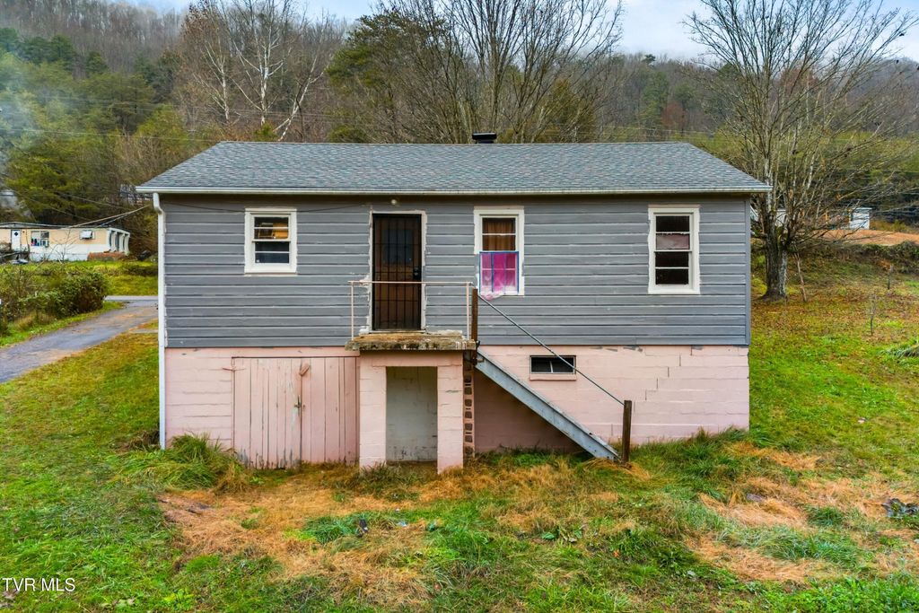 Photo of 7593 Cracker Neck Road, Washburn, TN 37888 (MLS # 9989127)