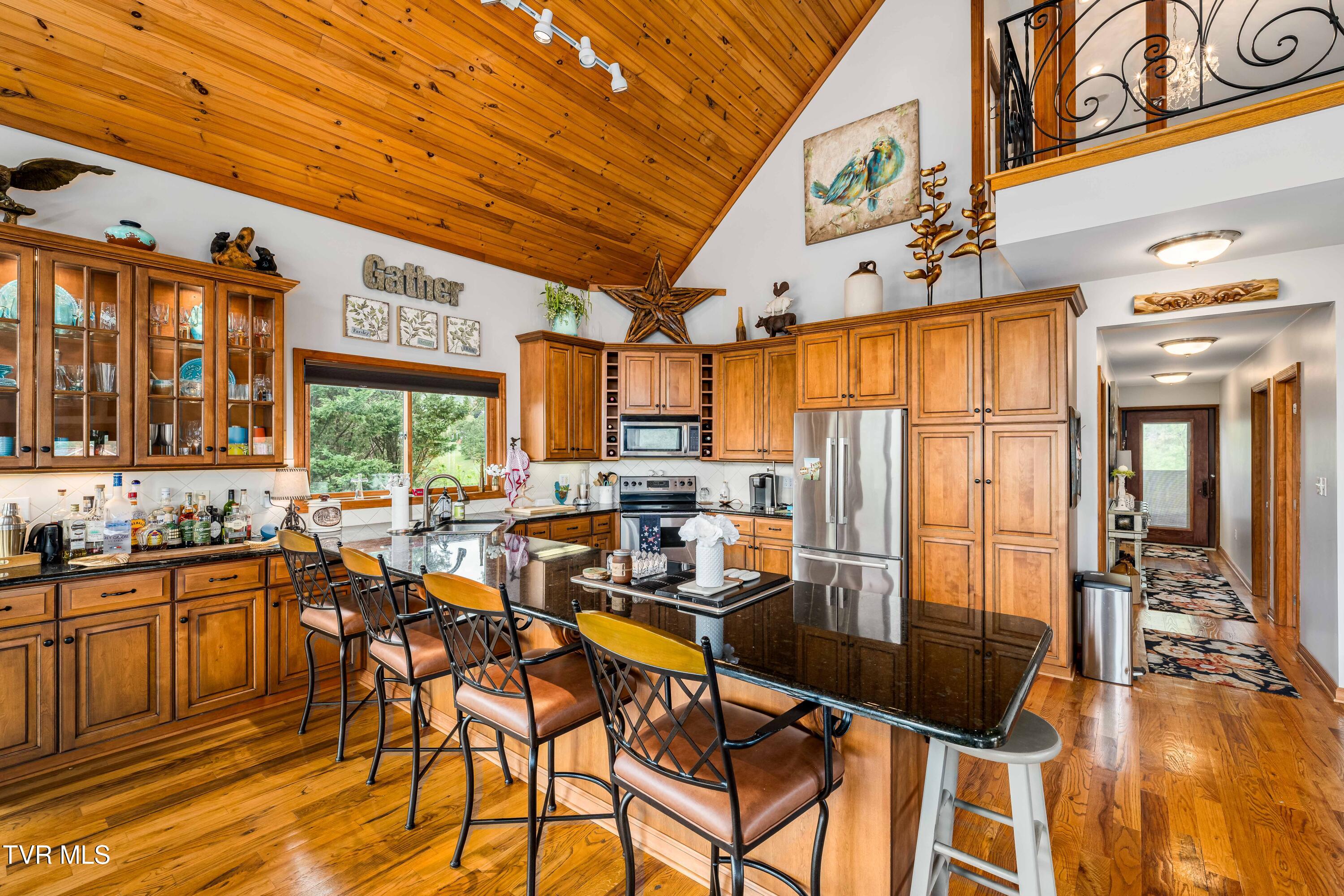 589 Harbor Point Road, Butler, Tennessee image 4