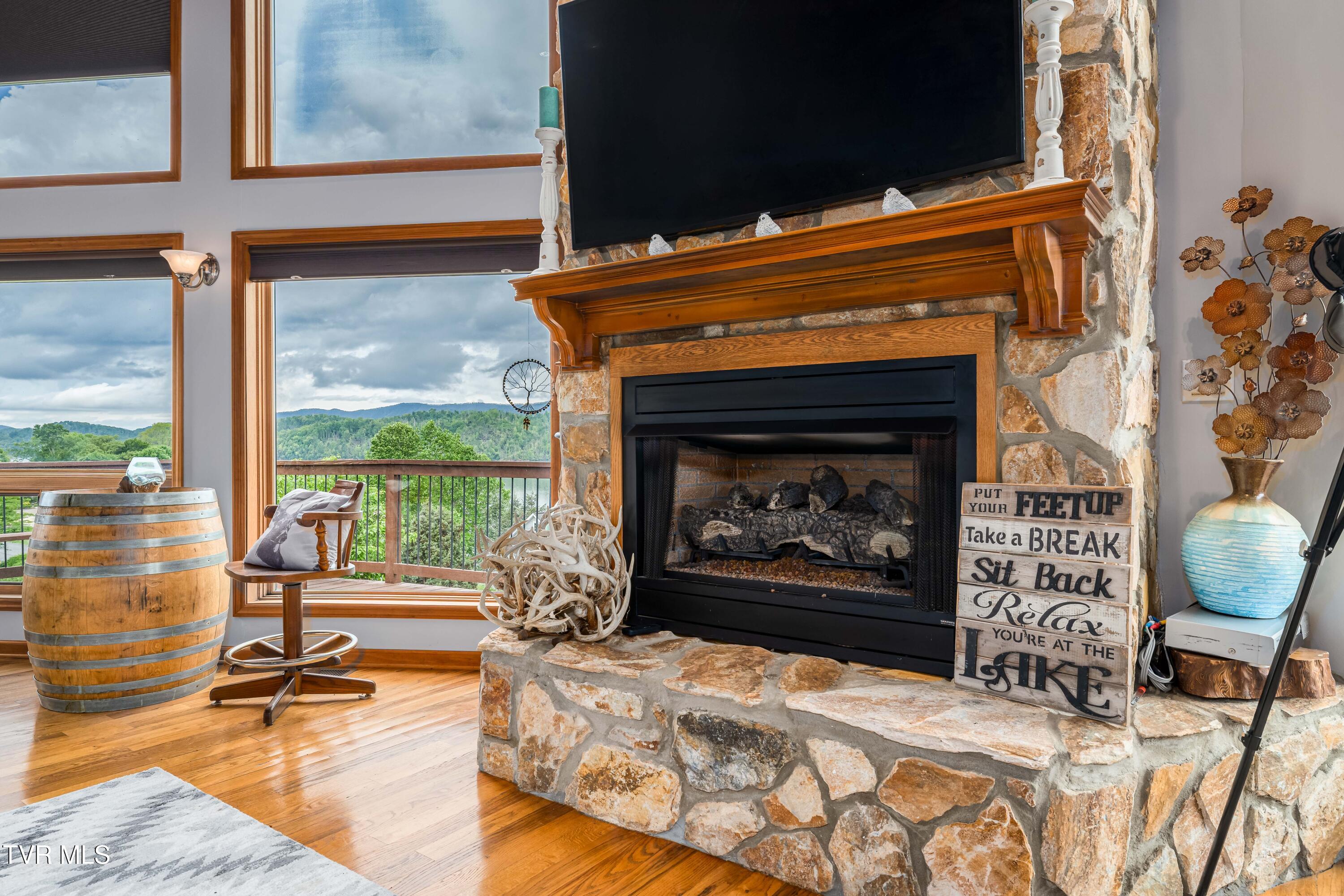 589 Harbor Point Road, Butler, Tennessee image 12