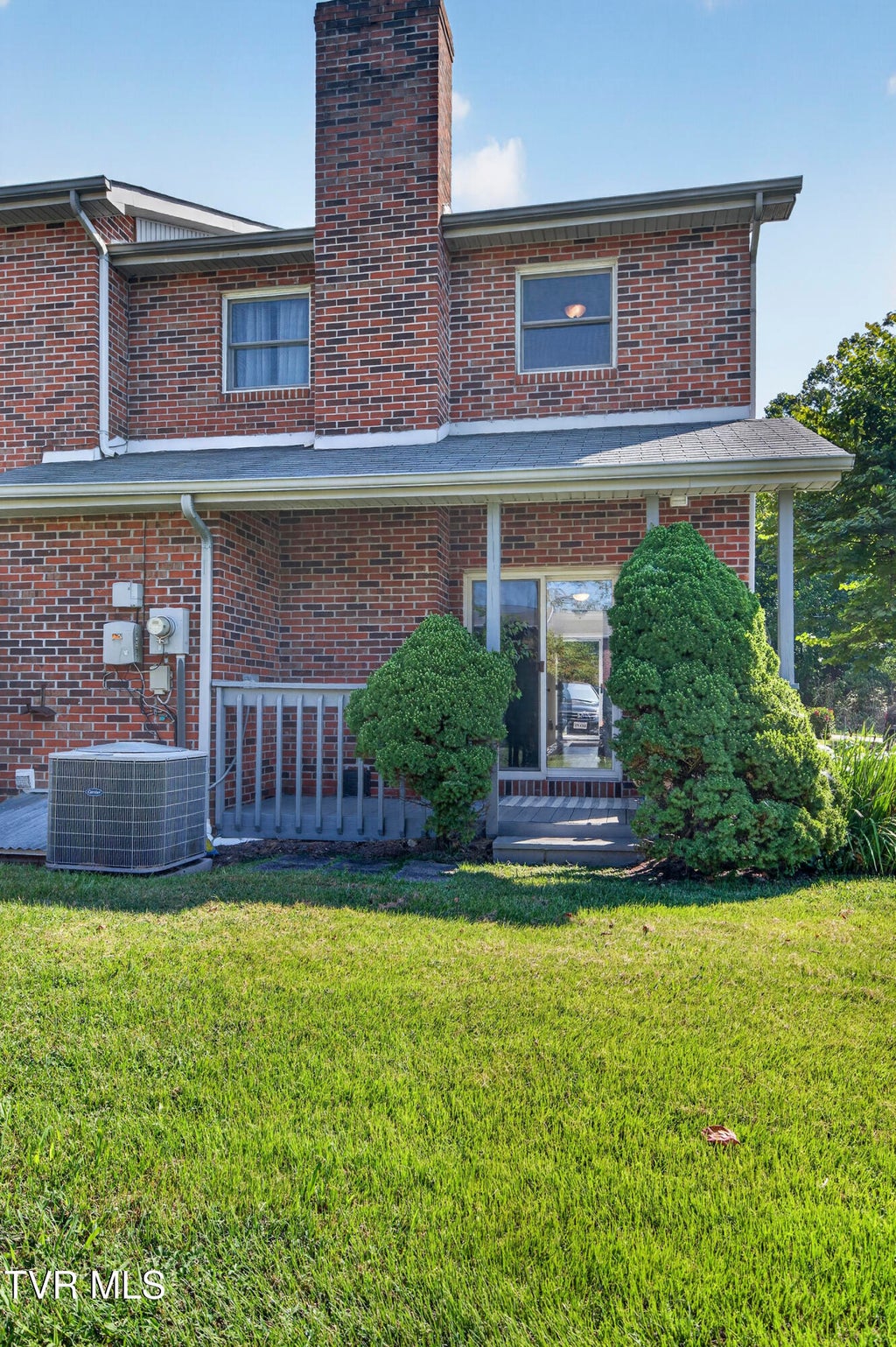 Photo of 269 Heritage Drive #6, Bristol, VA 24201 (MLS # 10000417)