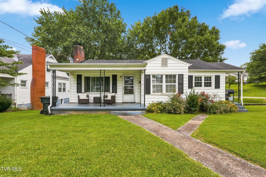Photo of 246 Randolph Street, Bristol, VA 24201 (MLS # 9999063)