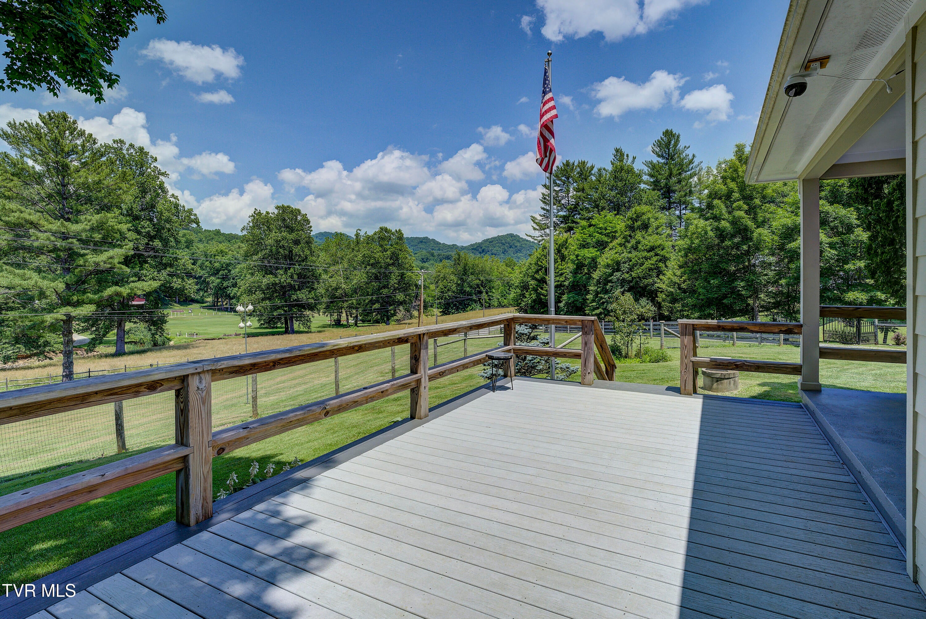 275 Heaton Creek Road