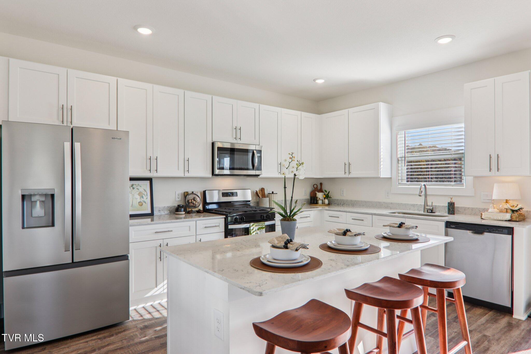 332 Chimney View Loop