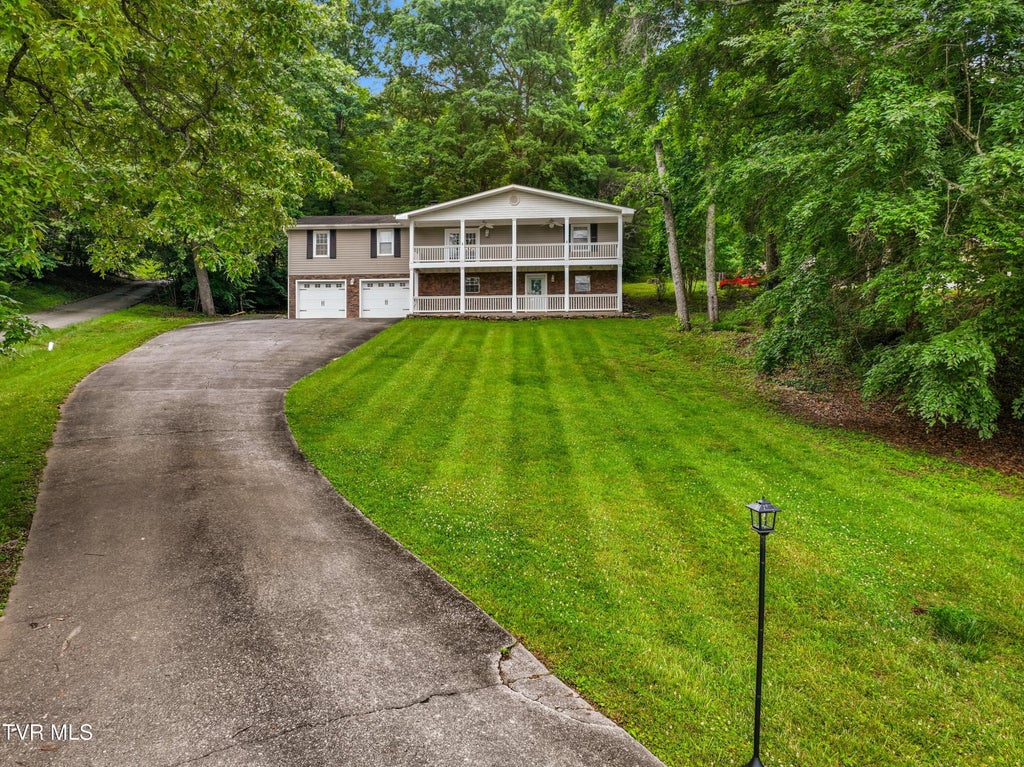 Photo of 1302 Irwin Drive, Powell, TN 37849 (MLS # 9996361)