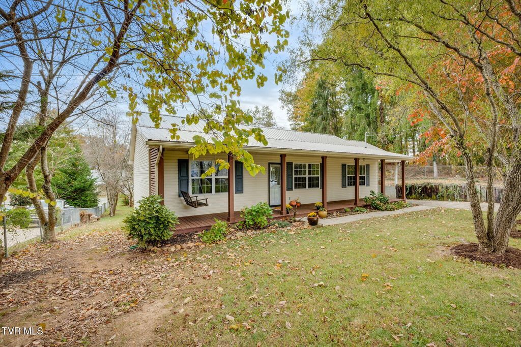 Photo of 432 Laurel Street, Mount Carmel, TN 37645 (MLS # 9987514)