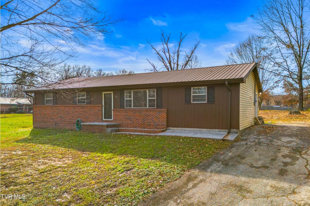 Photo of 211 Shady Lane Avenue, Rogersville, TN 37857 (MLS # 9989069)