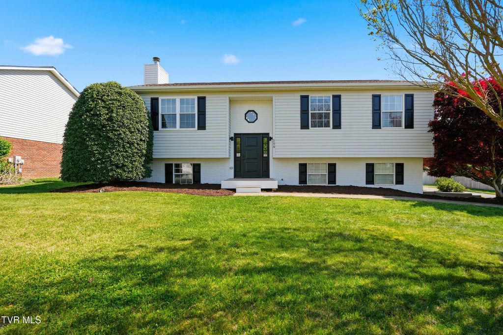 Photo of 200 Crystal Springs Circle, Johnson City, TN 37615 (MLS # 9993989)