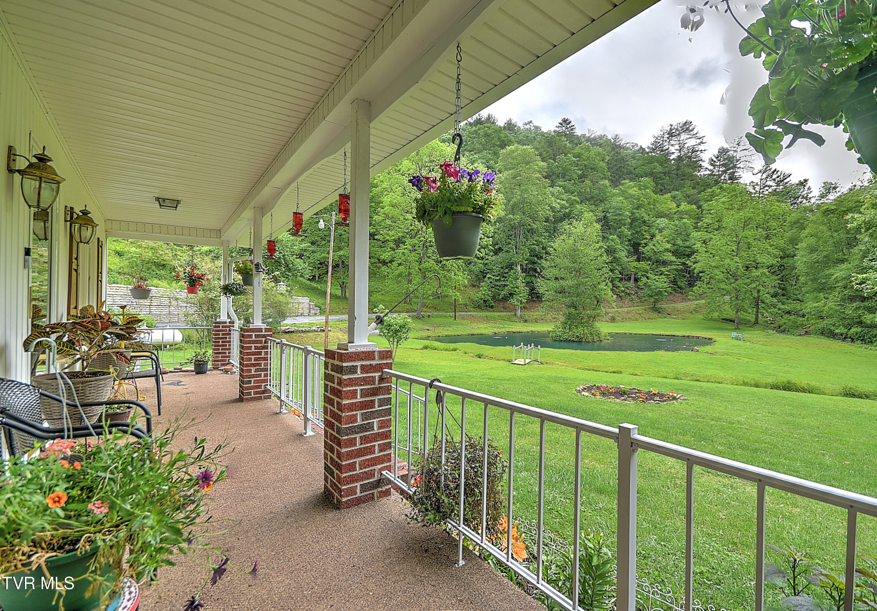 24483 Cave Creek Road, Abingdon, Virginia image 8