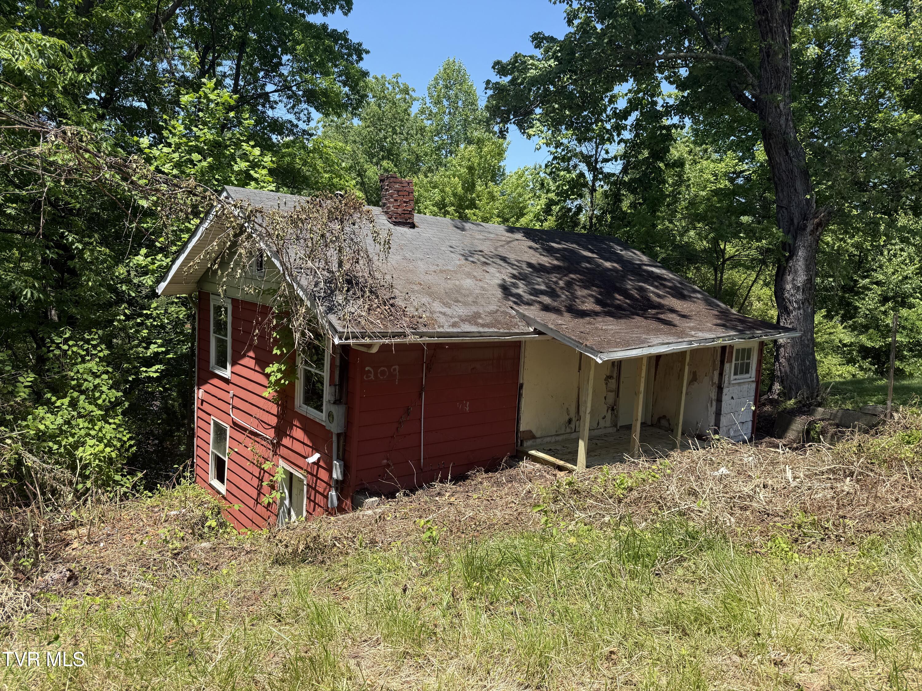 209 4th Street