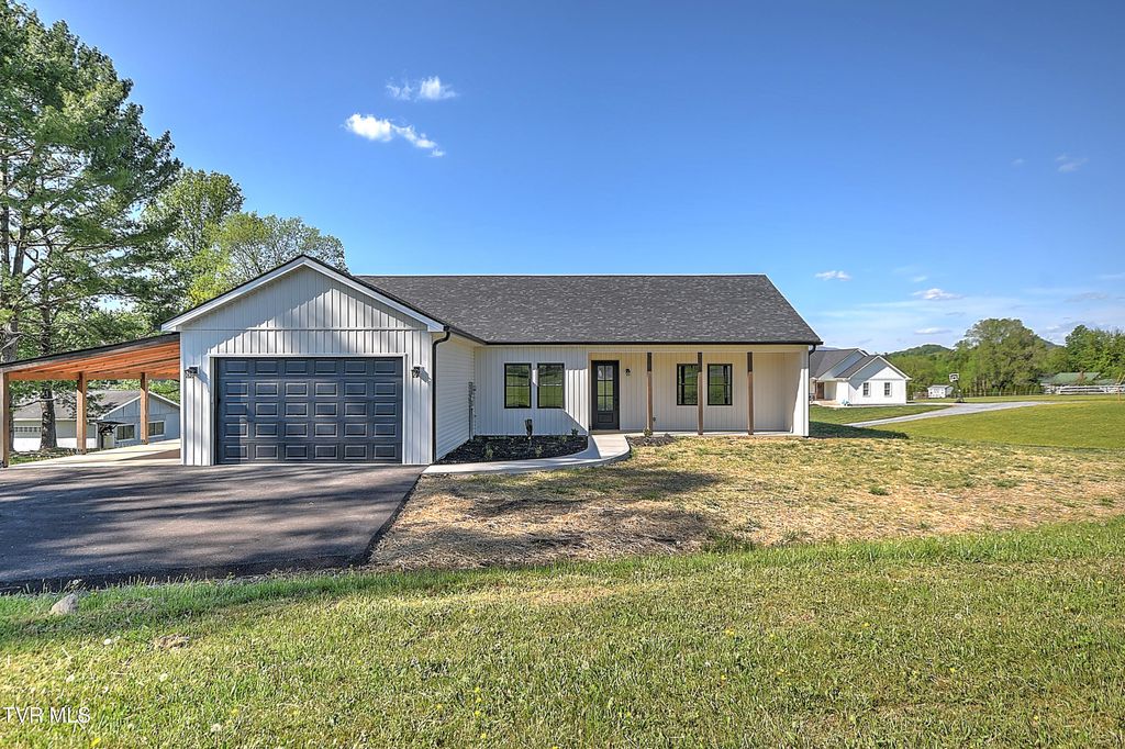 Photo of 137 Crestview Drive, Elizabethton, TN 37643 (MLS # 9994111)