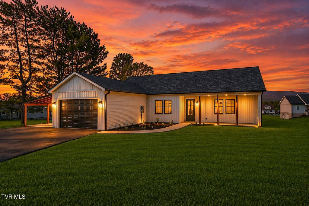 Photo of 137 Crestview Drive, Elizabethton, TN 37643 (MLS # 9994111)