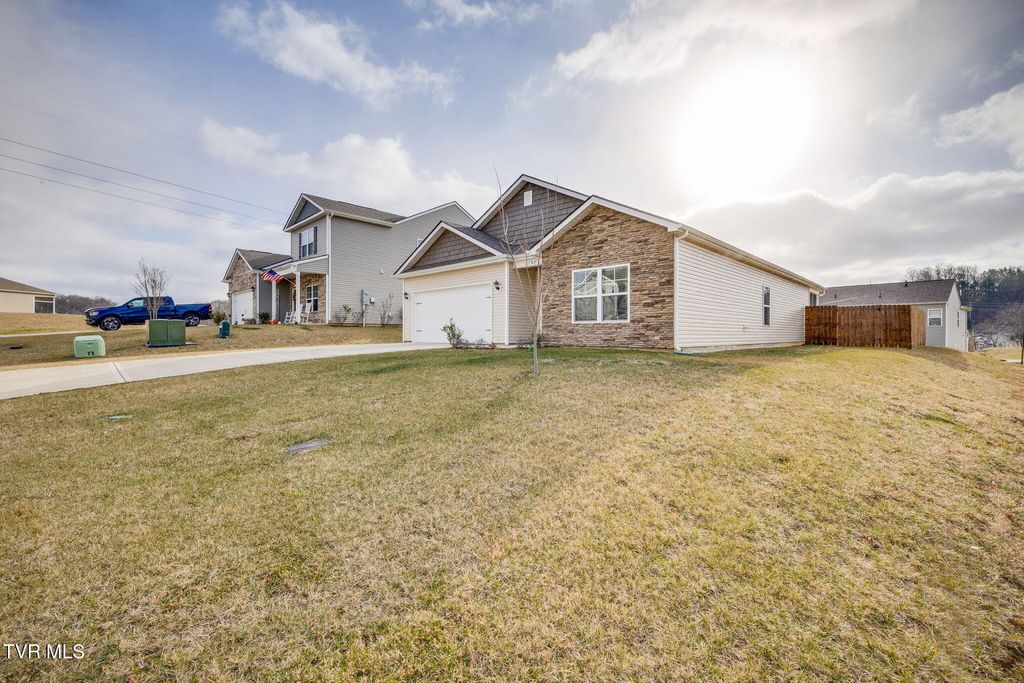 Photo of 1109 Ridge Parke, Kingsport, TN 37663 (MLS # 9989683)