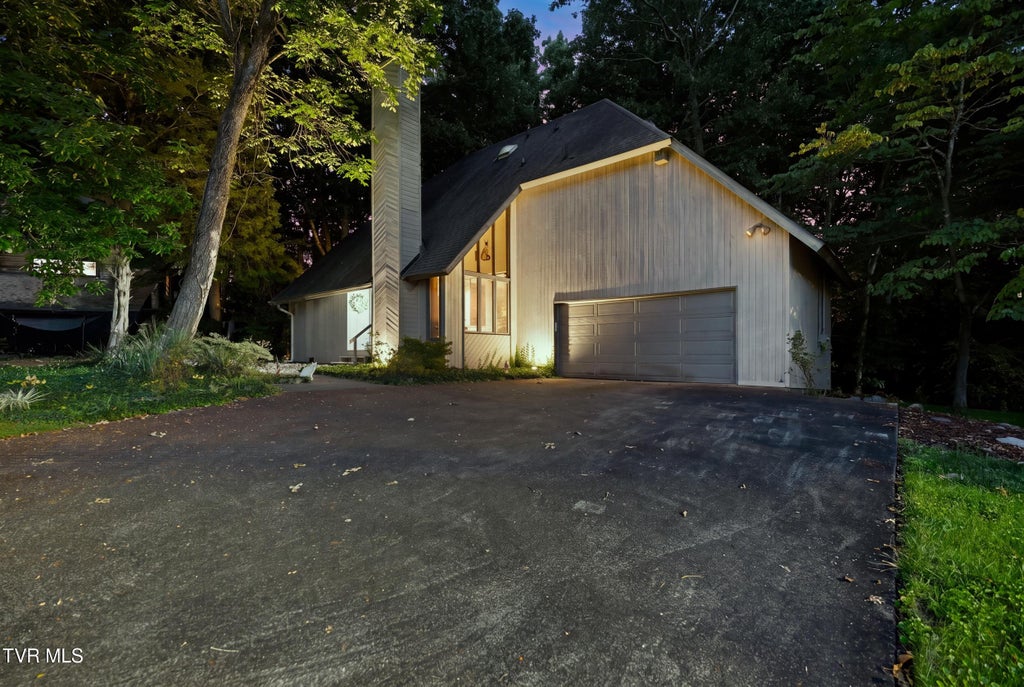 Photo of 705 Judith Drive, Johnson City, TN 37604 (MLS # 10002125)