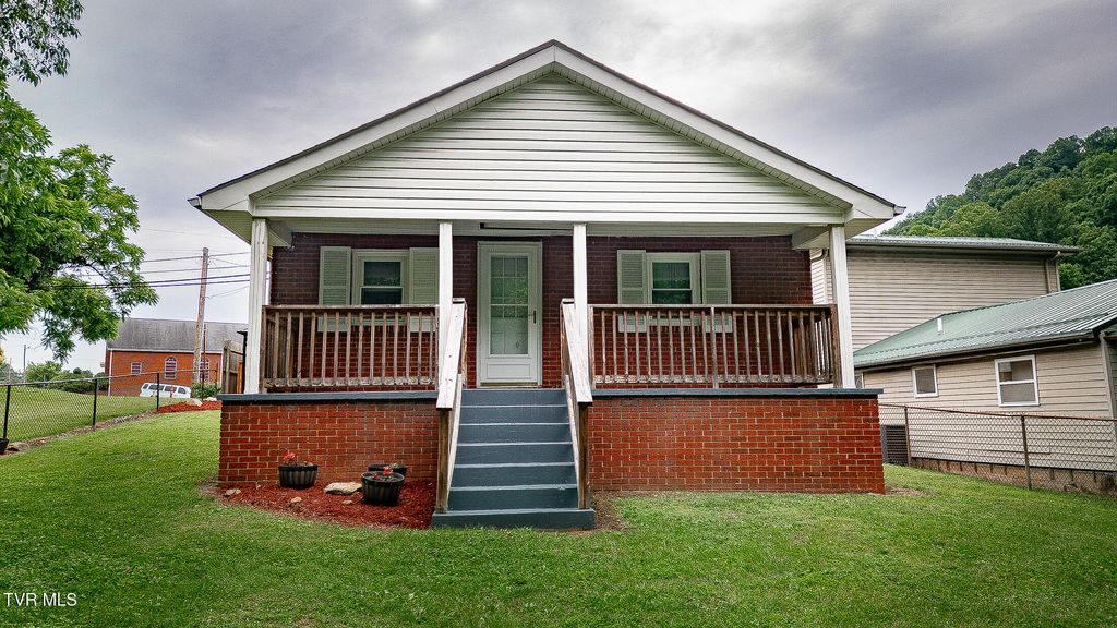 Photo of 2009 Tenneva Street, Kingsport, TN 37665 (MLS # 9981465)